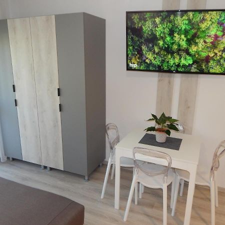 Pisztacia 2020 Apartman Kazincbarcika Exteriör bild